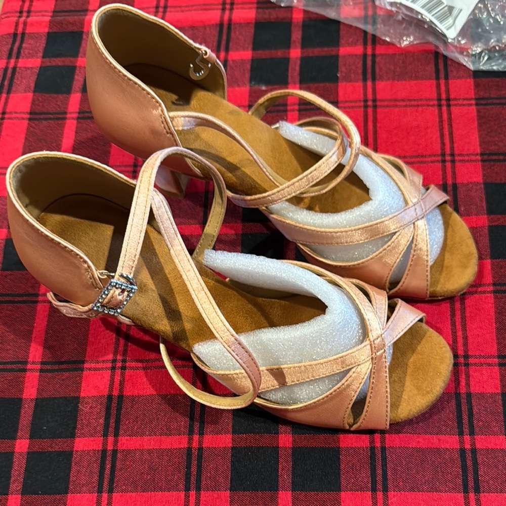 Elegant Women's Strappy Sandals - Rose Gold